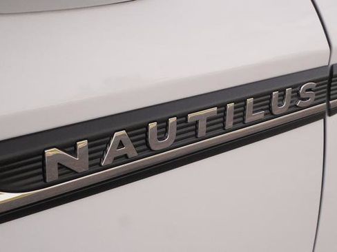 Used 2023 Lincoln Nautilus Reserve AWD/4WD image 40