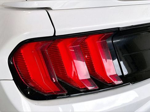 Used 2021 Ford Mustang GT Premium RWD image 13
