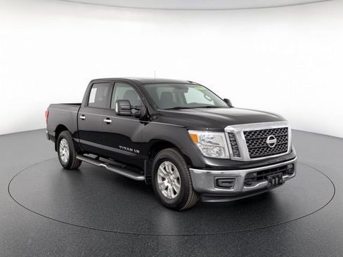 Used 2018 Nissan Titan SV w/ SV Convenience Package RWD image 7