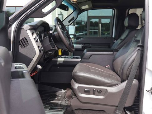 Used 2014 Ford F250 Lariat w/ Lariat Ultimate Package AWD/4WD image 9