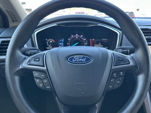 Used 2020 Ford Fusion SE image 22