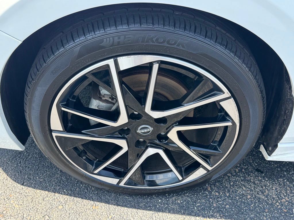 Used 2024 Nissan Sentra SR FWD image 28