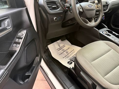 Used 2021 Ford Escape S image 10