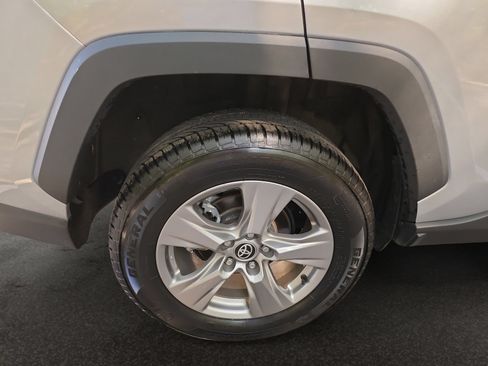 Used 2024 Toyota RAV4 XLE FWD image 43