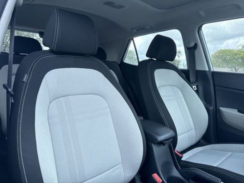 Used 2024 Hyundai Venue SEL FWD image 27