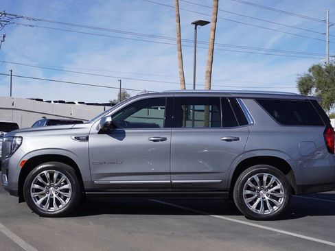 Used 2021 GMC Yukon Denali w/ Denali Premium Package image 2
