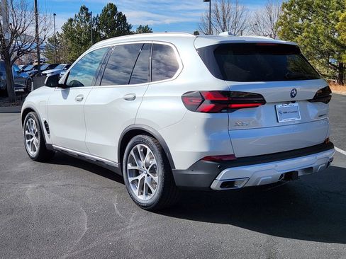 New 2026 BMW X5 xDrive50e image 3