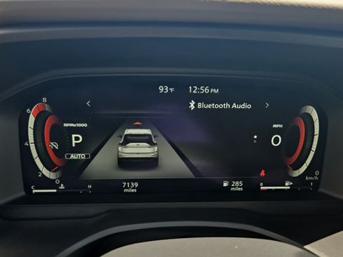 Used 2025 Nissan Rogue SL AWD/4WD image 13