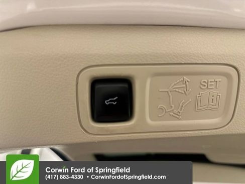 Used 2019 Lincoln Navigator Reserve image 21