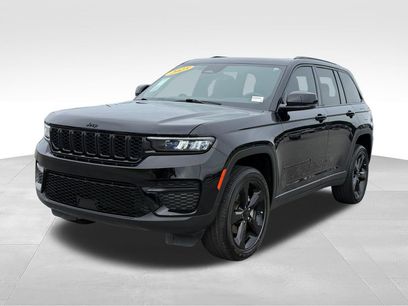 Used 2025 Jeep Grand Cherokee Altitude