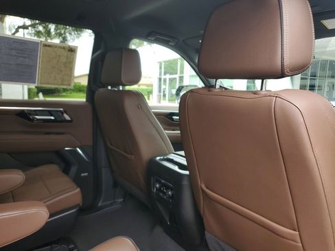 Certified 2025 Chevrolet Tahoe High Country AWD/4WD image 26