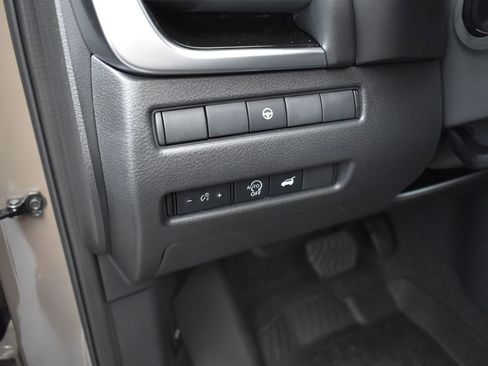 Certified 2025 Nissan Rogue SV image 8