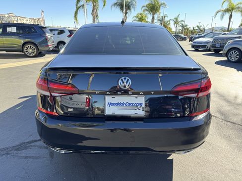 Used 2022 Volkswagen Passat 2.0T R-Line image 9
