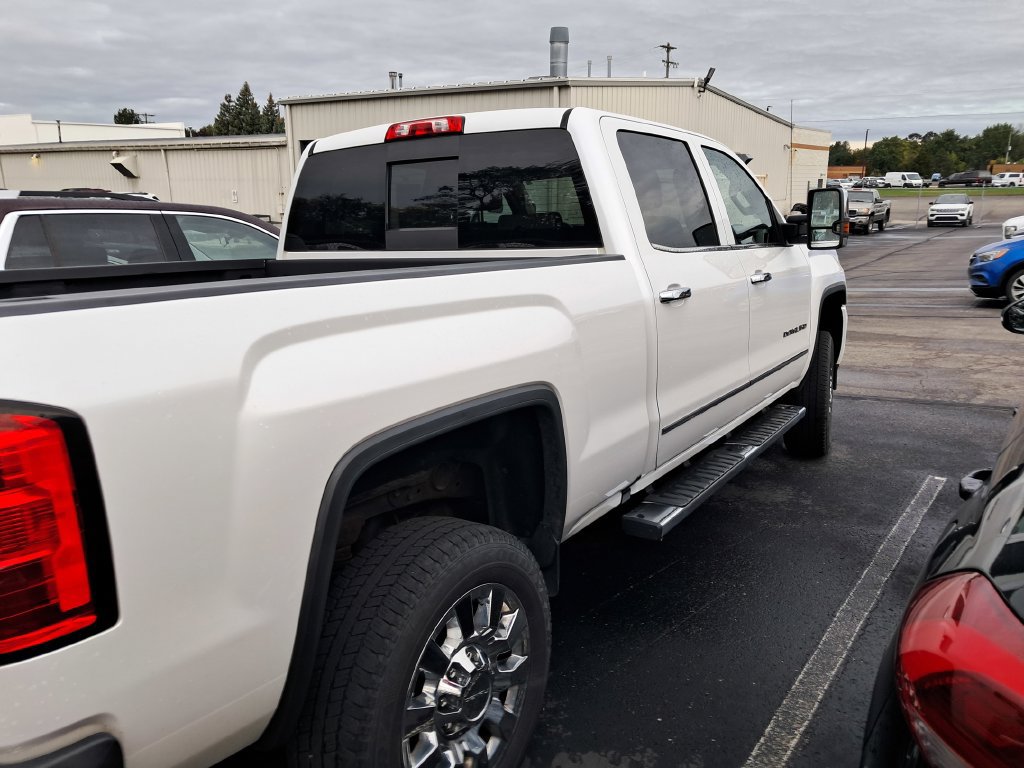 Used 2018 GMC Sierra 2500 Denali w/ Duramax Plus Package AWD/4WD image 7
