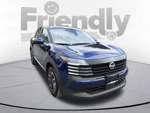 Used 2025 Nissan Kicks SV AWD/4WD image 11