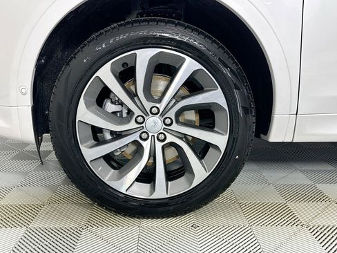 Used 2025 Land Rover Discovery Sport S image 9