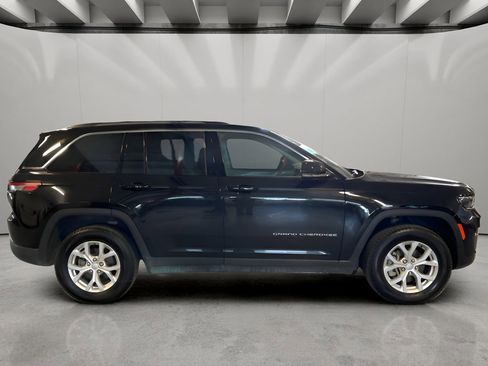 Used 2023 Jeep Grand Cherokee Limited AWD/4WD image 4