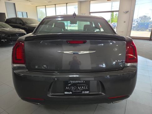 Used 2015 Chrysler 300 S w/ 300S Premium Group RWD image 7