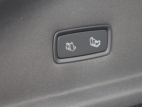 Used 2026 Tesla Model Y Long Range RWD image 10