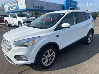 Used 2019 Ford Escape SE FWD video 1