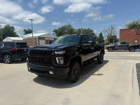 Used 2021 Chevrolet Silverado 2500 LTZ w/ LTZ Plus Package AWD/4WD image 3