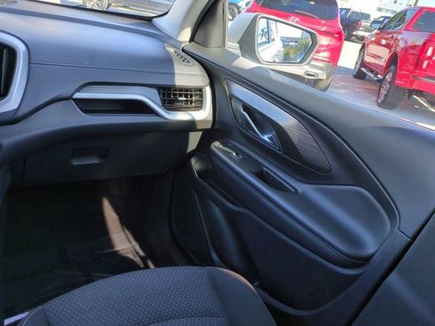 Used 2022 GMC Terrain SLE w/ Driver Convenience Package image 17