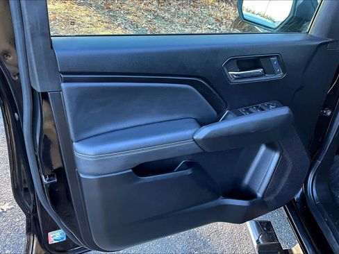 Used 2024 Chevrolet Colorado LT w/ LT Convenience Package III image 19