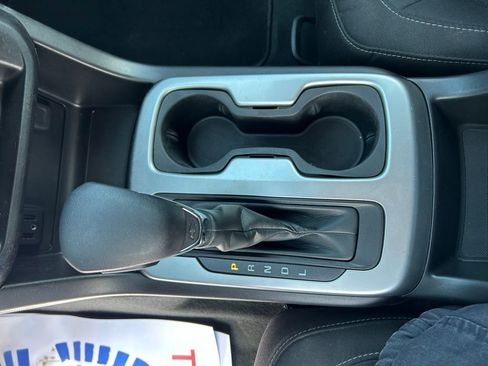 Used 2022 Chevrolet Colorado LT w/ Safety Package image 32