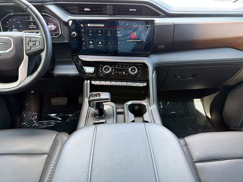 Used 2024 GMC Sierra 1500 Denali AWD/4WD image 17
