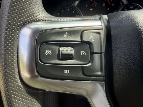 Used 2025 Chevrolet Blazer LT FWD image 9