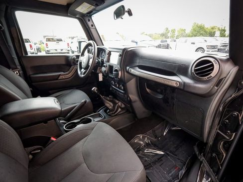 Used 2018 Jeep Wrangler Sport AWD/4WD image 20