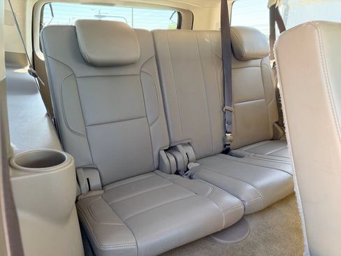 Used 2018 GMC Yukon XL SLT RWD image 16