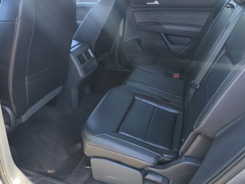 Certified 2022 Volkswagen Atlas Cross Sport SE image 17