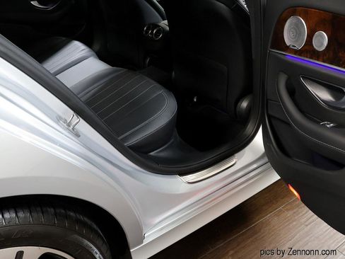 Used 2017 Mercedes-Benz E 300 4MATIC image 33