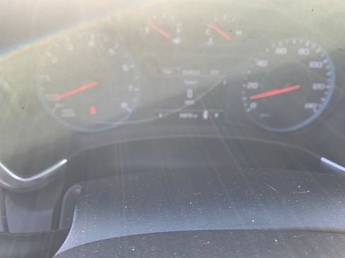 Used 2020 Chevrolet Equinox LS w/ LS Convenience Package FWD image 4