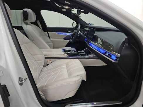 Used 2023 BMW 760i xDrive w/ Parking Assistance Package AWD/4WD image 13