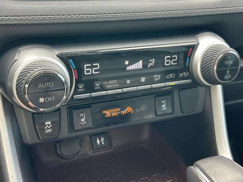 Used 2019 Toyota RAV4 Limited AWD/4WD image 24