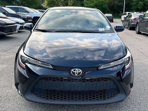 Used 2021 Toyota Corolla LE FWD image 2