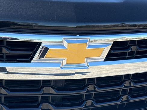 Used 2025 Chevrolet Silverado 1500 LT image 8