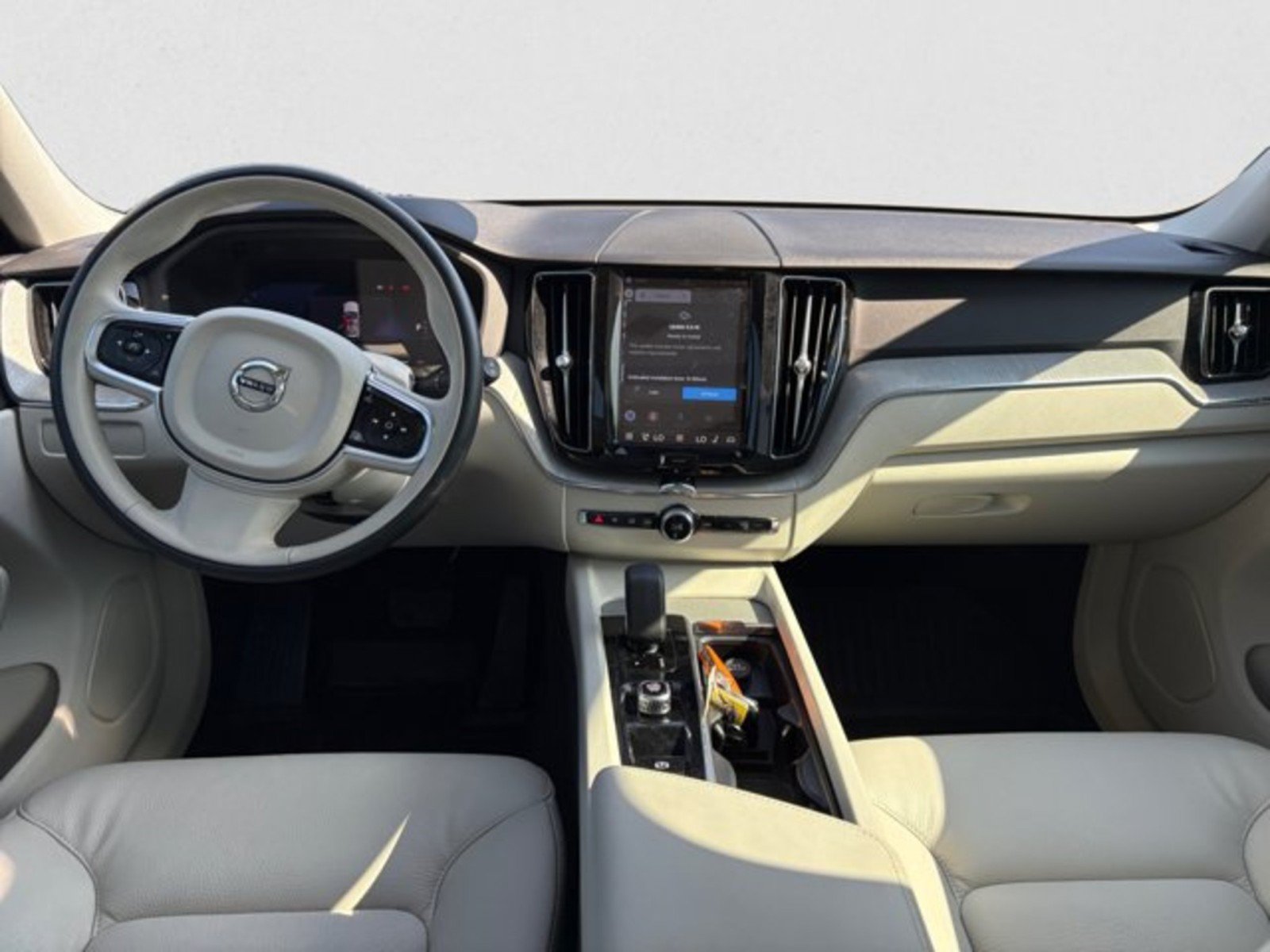 Used 2025 Volvo XC60 B5 Plus w/ Protection Package Premier AWD/4WD image 13