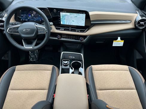 New 2026 Chevrolet Equinox ACTIV w/ Convenience Package III AWD/4WD image 11