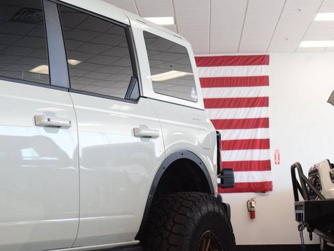 Used 2025 Ford Bronco Outer Banks AWD/4WD image 22
