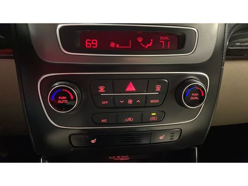 Used 2014 Kia Sorento LX w/ Premium Package image 14