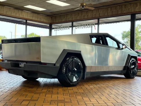 Used 2024 Tesla Cybertruck Cyberbeast AWD/4WD image 12