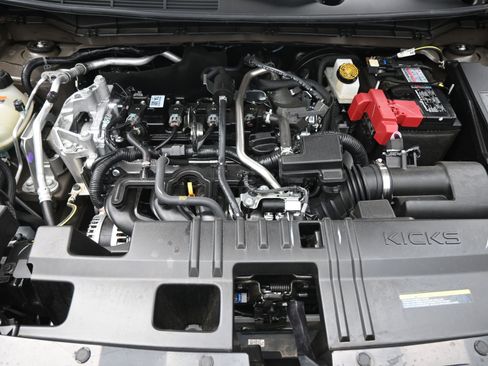 Certified 2025 Nissan Kicks SV image 10