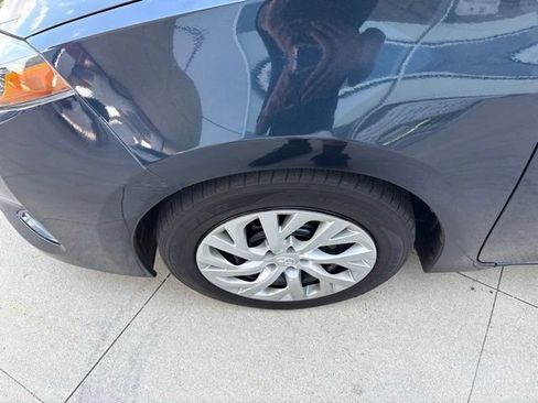 Used 2019 Toyota Corolla LE FWD image 12