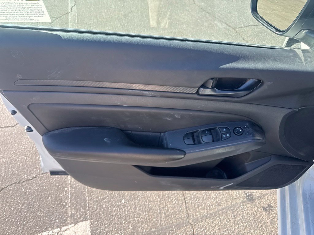 Used 2025 Nissan Altima 2.5 S FWD image 14