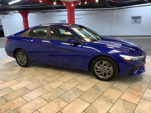 Used 2024 Hyundai Elantra SEL image 8