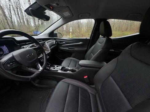 Used 2023 Chevrolet Bolt EUV Premier w/ Redline Edition image 10