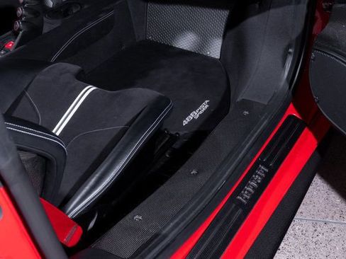 Used 2020 Ferrari 488 Pista Spider image 32